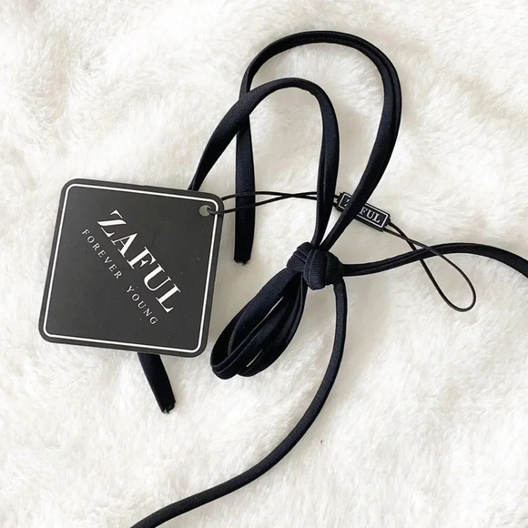 Zaful black tie front bikini top - Picture 4 of 5